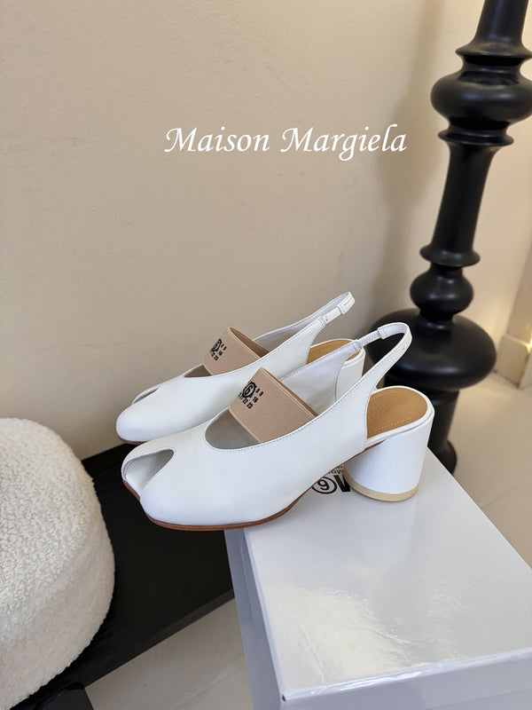Maison Margiela Peep-Toe Tabi Chunky Heel Slingback en cuir d'agneau blanc 580438