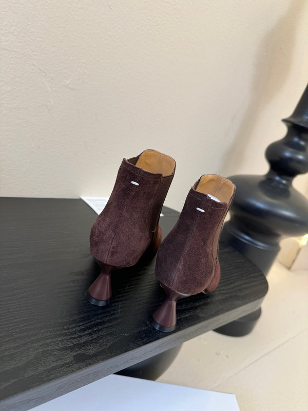 Maison Margiela Tabi Ankle Boots Short Heel Burgundy Cowhide Suede 580426