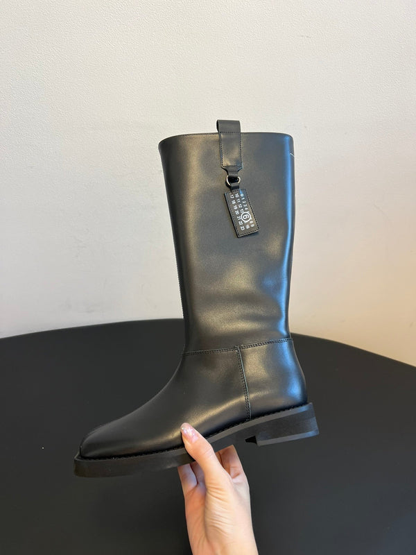 Maison Margiela 25ss Bottes d'équitation hautes à bout carré en cuir noir brillant 580415
