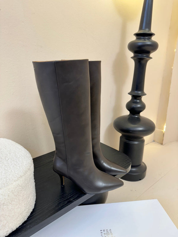 Bottes hautes pointues Maison Margiela marron en cuir de vachette 580446