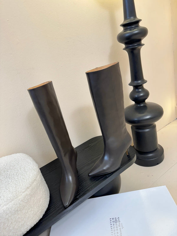 Bottes hautes pointues Maison Margiela marron en cuir de vachette 580446