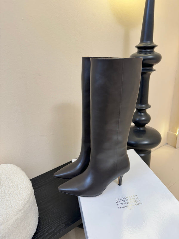 Bottes hautes pointues Maison Margiela marron en cuir de vachette 580446
