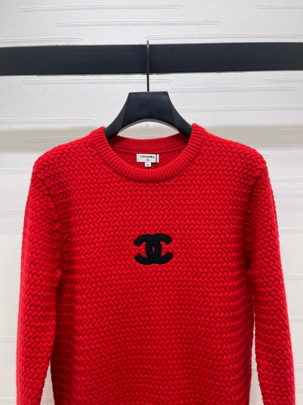 PULL TRICOTÉ ROUGE AVEC LOGO CHANEL 26 335405