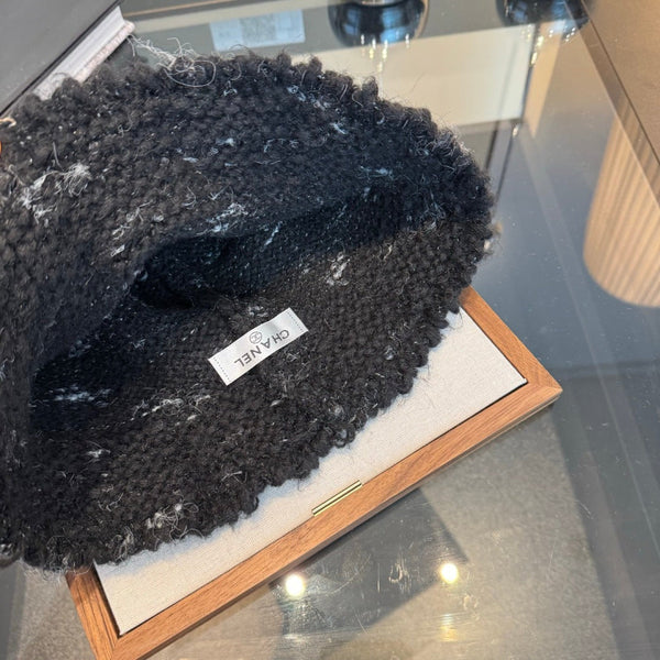 Chanel Bob tricoté noir en fibre 980145