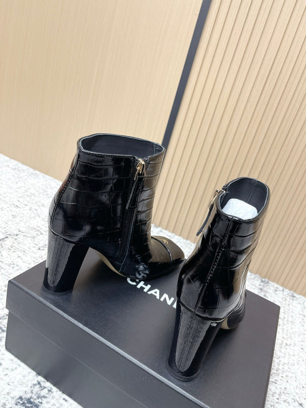 CHANEL Bottines Courtes Chelsea Noir en Cuir de Vachette Automne/Hiver 591404