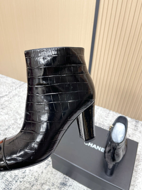 CHANEL Bottines Courtes Chelsea Noir en Cuir de Vachette Automne/Hiver 591404