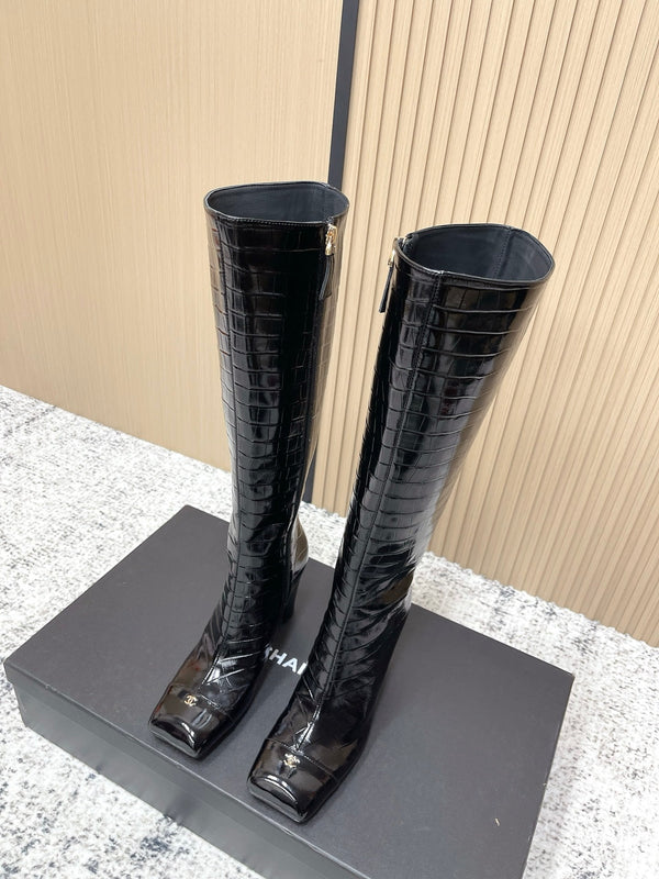 Bottes montantes Chelsea noires CHANEL automne/hiver en cuir de vachette 591402