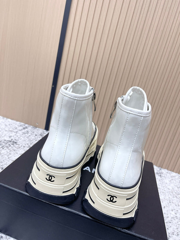 Baskets montantes blanches décontractées Chanel en cuir de vachette à plateforme 591372