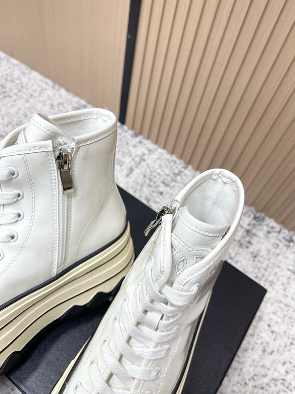 Baskets montantes blanches décontractées Chanel en cuir de vachette à plateforme 591372