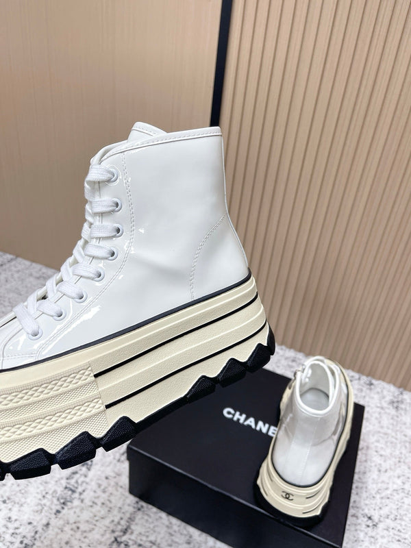 Baskets montantes blanches décontractées Chanel en cuir de vachette à plateforme 591372