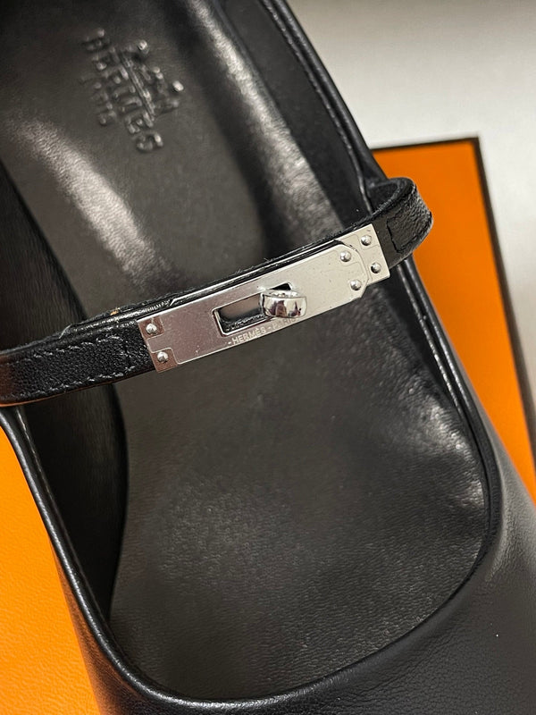 HM 26 Majeste 60 Pump Black in Calfskin 593830