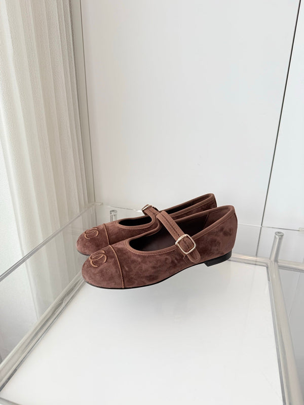 Chaussures Mary Jane Chanel 26 en daim marron 597378