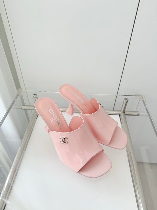 Chanel 26 Sandale 90 Rose en Cuir Verni 597371