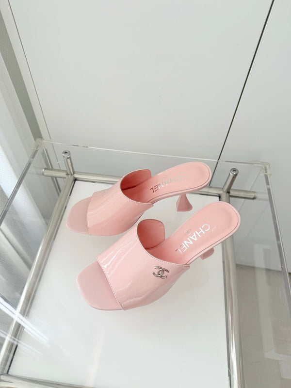 Chanel 26 Sandale 90 Rose en Cuir Verni 597371