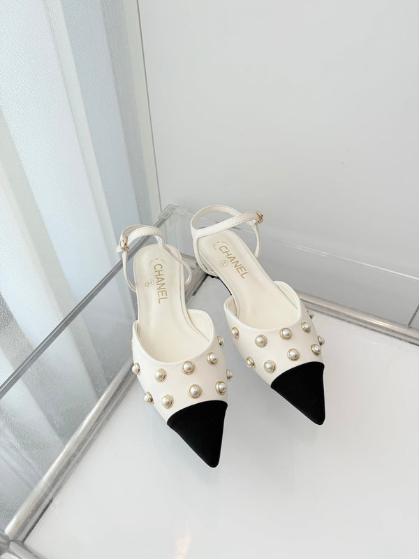 CC 26 Escarpins Slingback à bout perle blancs en agneau 597325