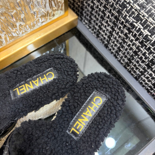 Chane 26 Platform Slippers Black in Patent Leather with Wool 602465