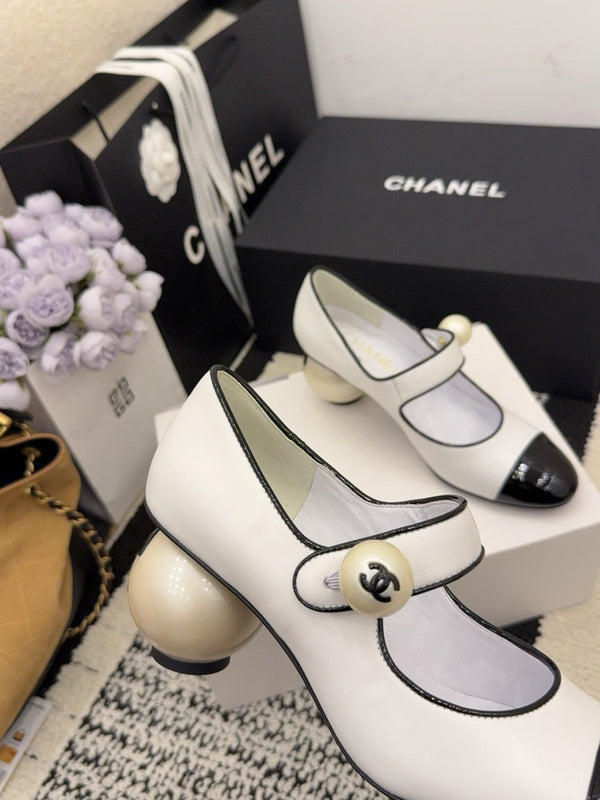 CC Pearl Heel with Rhinstone Clasp Mary Janes White Cowhide 602356