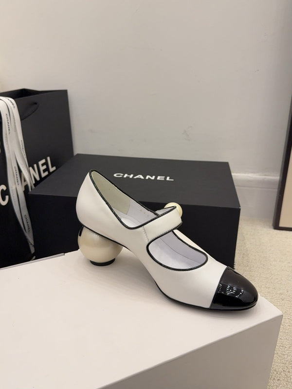 CC Pearl Heel with Rhinstone Clasp Mary Janes White Cowhide 602356