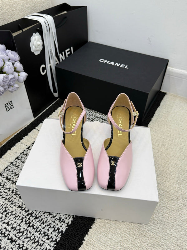 Chanel Classic Mary Janes Pink in Patent Leather 602167