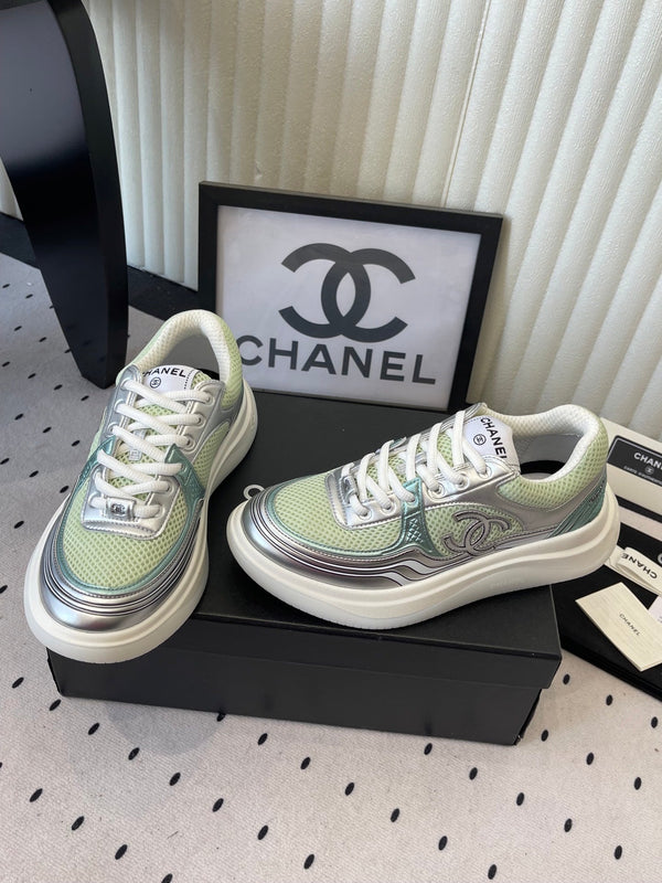CC Sneaker Vert Argent Métallisé en Cuir de vachette 611666