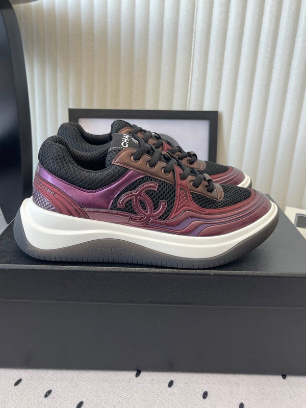 Baskets CC en cuir de vachette bordeaux et noir 611665