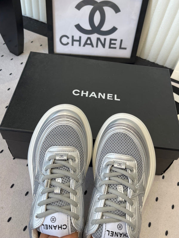 CC Sneaker Métallisé Argent en Cuir de Vachette 611664
