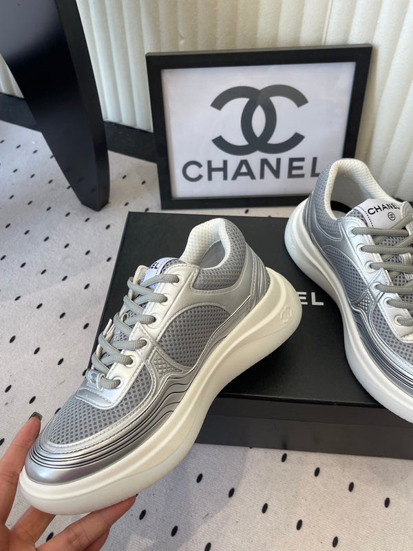CC Sneaker Métallisé Argent en Cuir de Vachette 611664