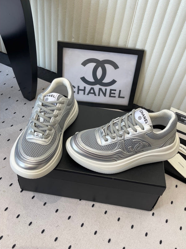 CC Sneaker Métallisé Argent en Cuir de Vachette 611664