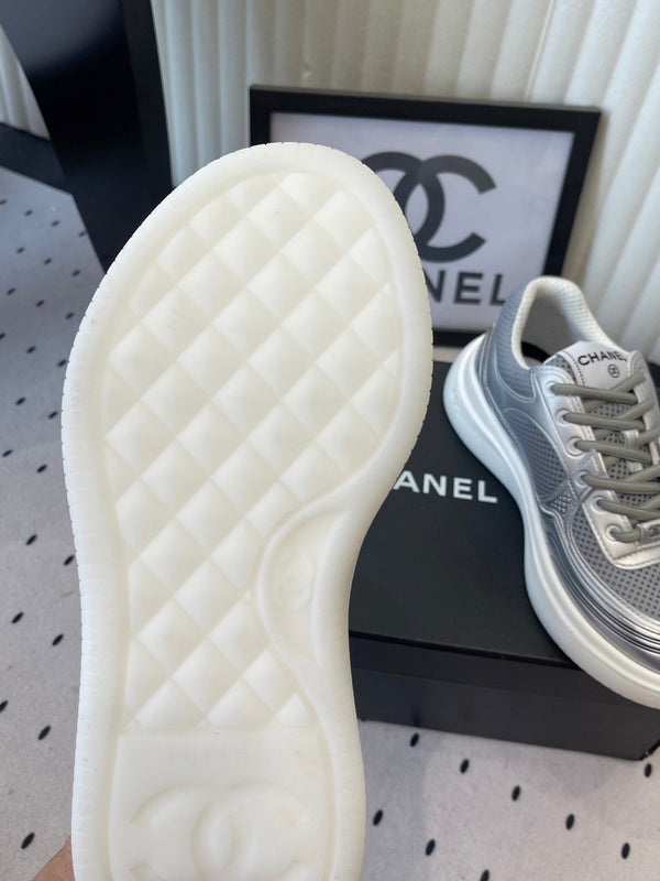CC Sneaker Métallisé Argent en Cuir de Vachette 611664