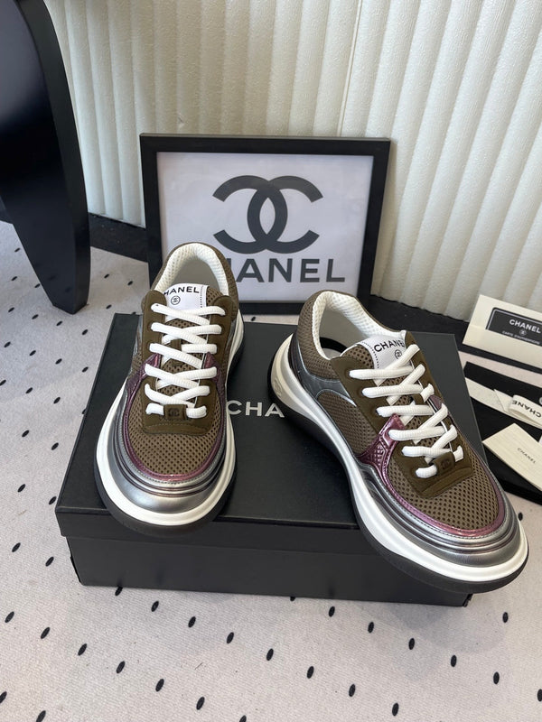 CC Sneaker Marron Argent Métallisé en Cuir de Vachette 611662