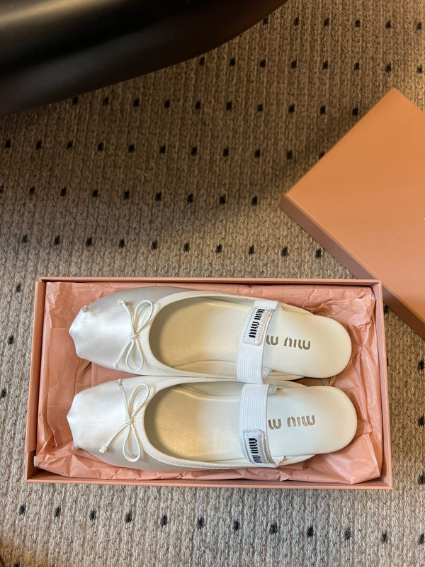 Miu Miu 26 Ballerines Blanches en Soie 614470