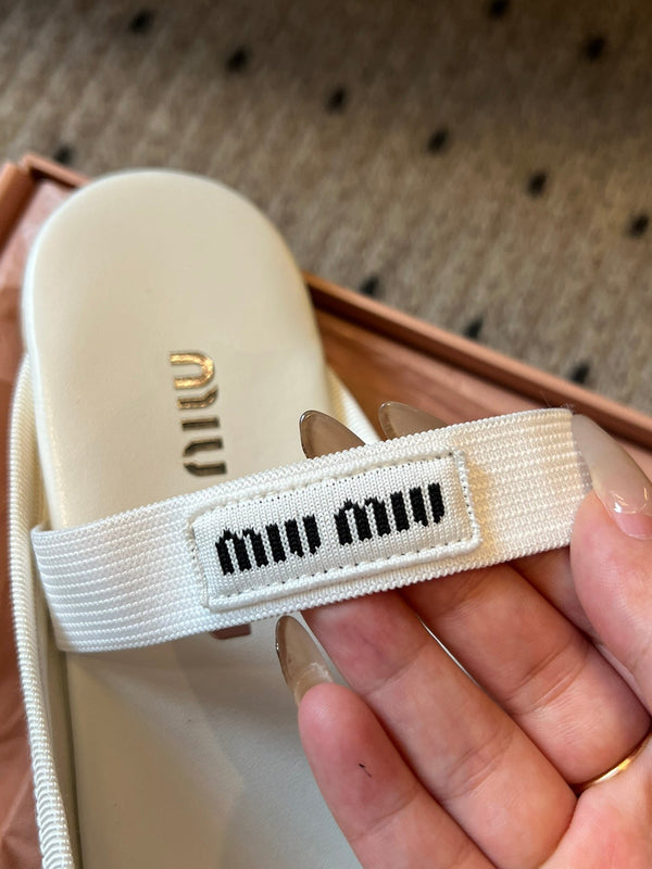Miu Miu 26 Ballerines Blanches en Soie 614470