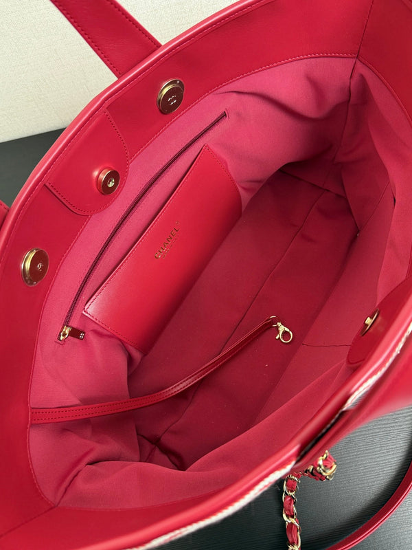 CC 26 Striped Woven Beach Bag 46 Red in Cowhide