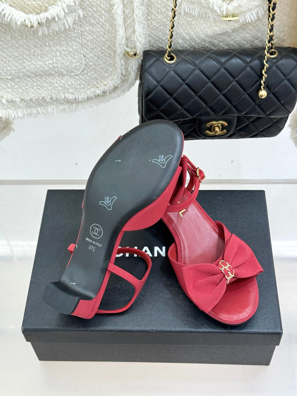 Chanel 26C Chain Bow Chunky Heel Sandals Red in Cowhide 615987