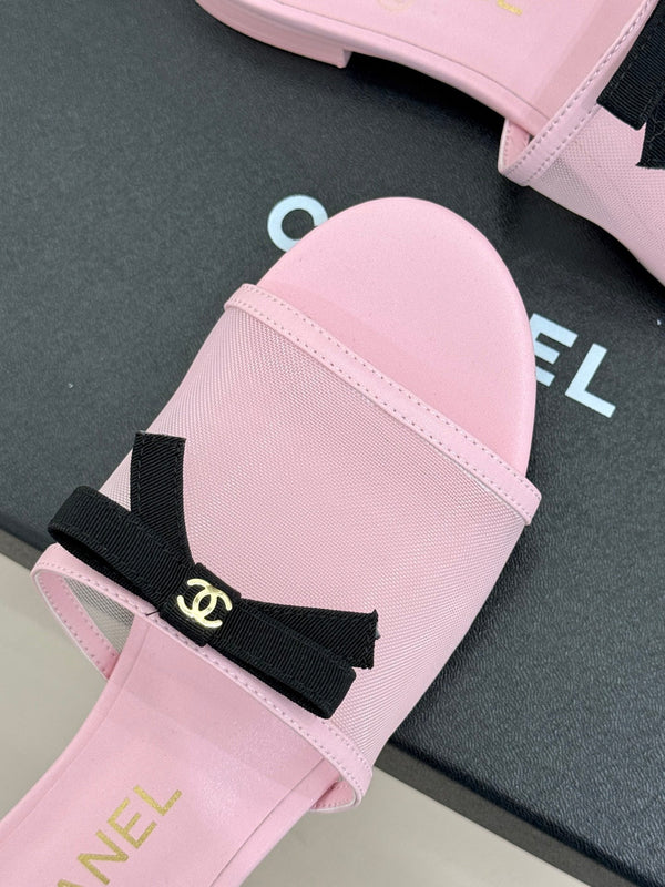 Mules Chanel 26C Double C nœud rose en maille 615710
