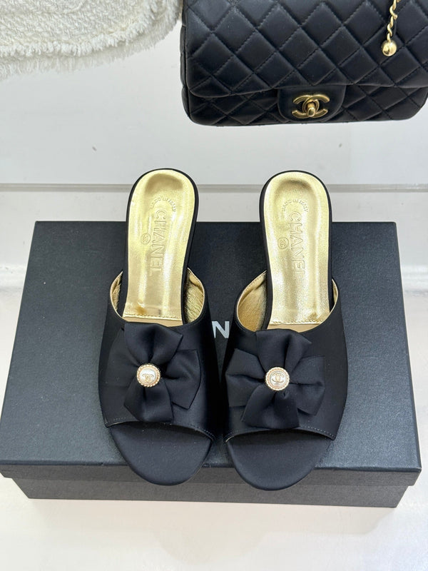 CC 26s Bow Slippers High Heel 35mm Black Satin Sheepskin 615751