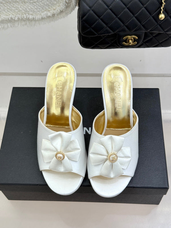 CC 26s Bow Slippers High Heel 75mm White Satin Sheepskin 615744