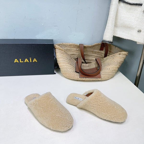 ALAIA 25 Fur Mule Slipper Cream in Lambswool 629518