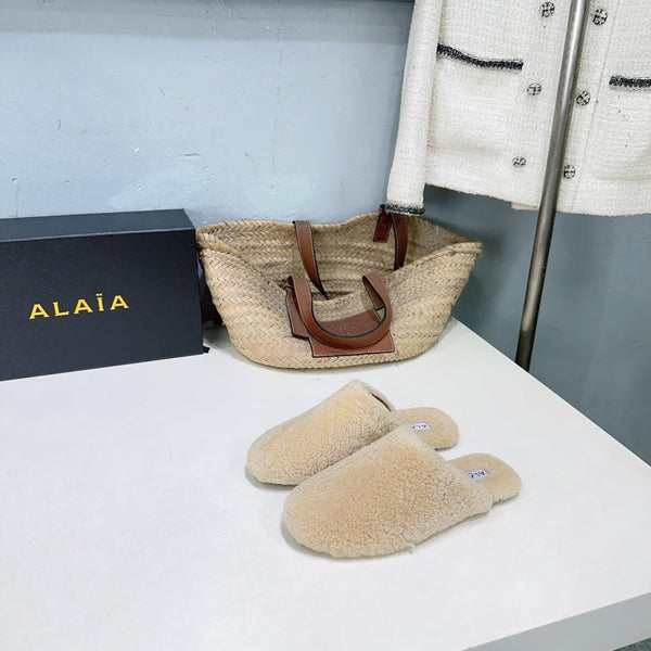 ALAIA 25 Fur Mule Slipper Cream in Lambswool 629518