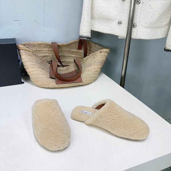 ALAIA 25 Fur Mule Slipper Cream in Lambswool 629518