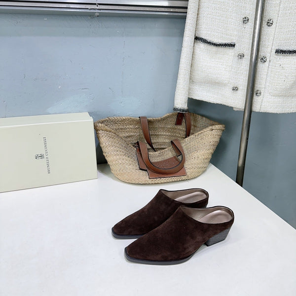 BRUNELLO CUCINELLI 26 Mules à talon épais et bout fermé marron foncé en daim de vachette 629528