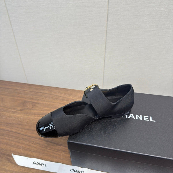 Chanel 26 Mary Jane Plat Noir en Tissu Cuir 632184