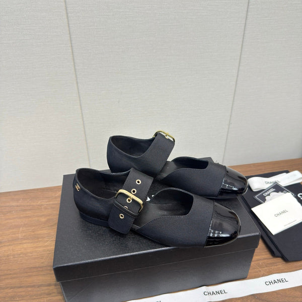 Chanel 26 Mary Jane Plat Noir en Tissu Cuir 632184