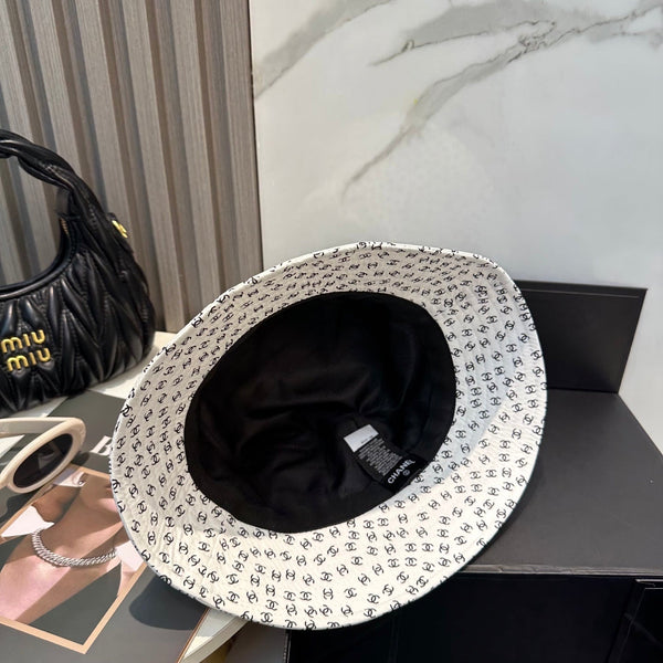 Bob Chanel blanc en tissu 192004