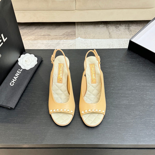 Chanel 26A Slingback Beige en agneau 672993