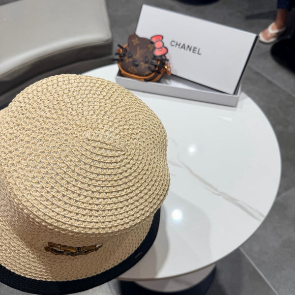 Chanel Bob Chapeau 26 Beige en Paille 197777