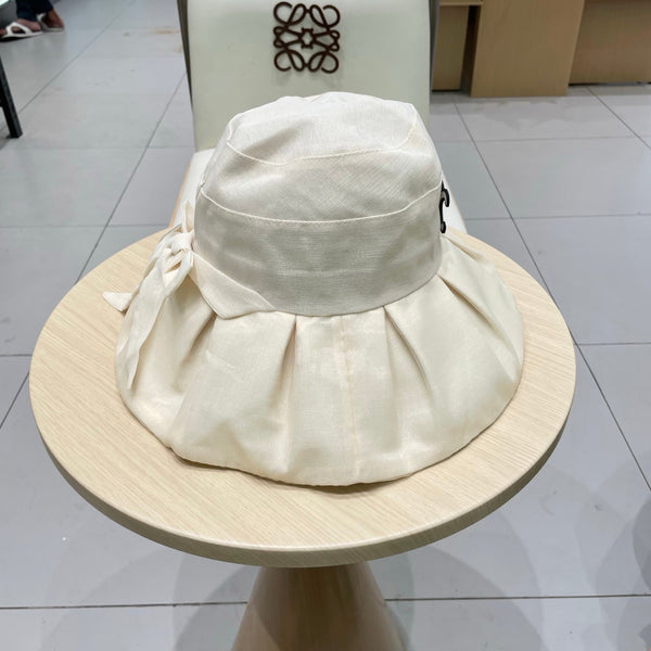 Bob Chanel avec nœud papillon en tissu blanc 197805