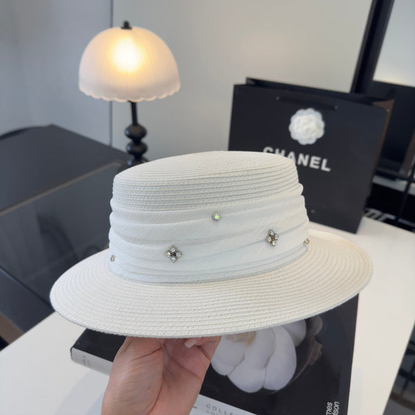 Chapeau Chanel à larges bords blanc en maille 197604