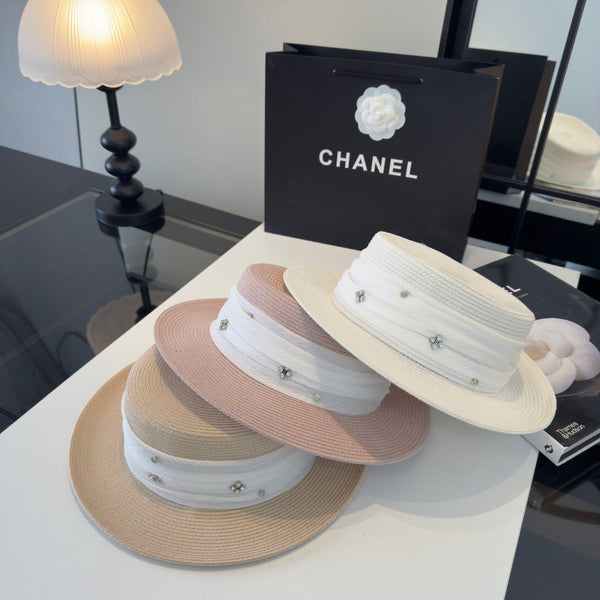 Chapeau Chanel à larges bords blanc en maille 197604