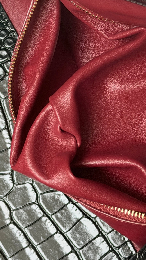 CC 26S Cerf Classic Commuter Tote Bag in Black Crocodile-Embossed Calfskin (made - to - order)